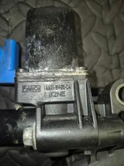 Válvula de agua Ford Fiesta MK7 1.6 ST
