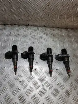 OEM 0414720215 038130073AG VW Spolarpump Set