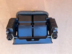 OEM 4K0857042A Taka-ilmakanava Audi A6 C8:lle