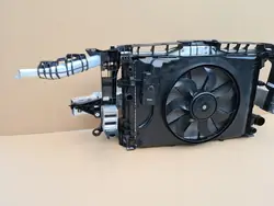 Voorste radiateursteun Infiniti Q30 2.0T