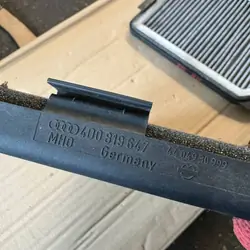 OEM 4D0819647 Kupéfilterhölje för Audi A8 S8 D2