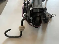 Compresseur d'air Tesla S OEM 443020303 - Occasion