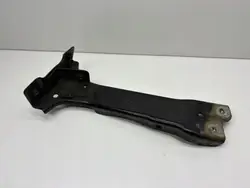 Suporte para para-lama dianteiro esquerdo Audi A3 8Y OEM 8Y0821131