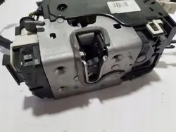 Vänster Bakdörrslås Mercedes W204 W212 A2047302135