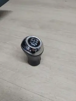 Toyota AYGO II växelspaksknopp OEM AYGO II GAŁKA CHROM