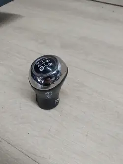 Pommeau de levier Toyota AYGO II OEM AYGO II GAŁKA CHROM