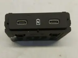 Renault Austral USB-port OEM 284H35397R - Begagnad