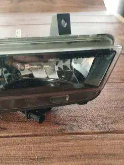 Phare Halogène Droit Skoda 5E0941700A - Occasion