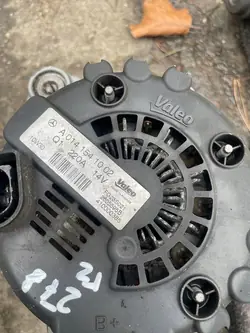 Vaihtovirtageneraattori Mercedes W221 W216 4.7 A0141541002