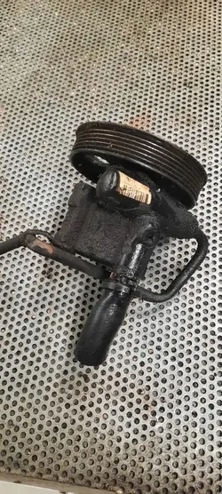 Bomba de direção assistida Renault Kangoo