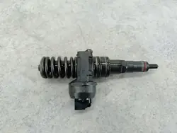 Iniettore carburante Skoda Octavia II FL 1.9 TDI OEM 038130079GX