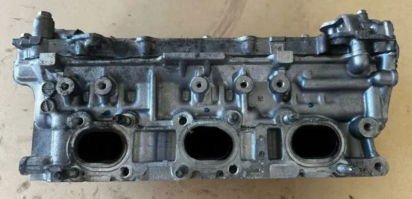 Höger Cylinderhuvud Komplett med Kamaxlar OEM image 3