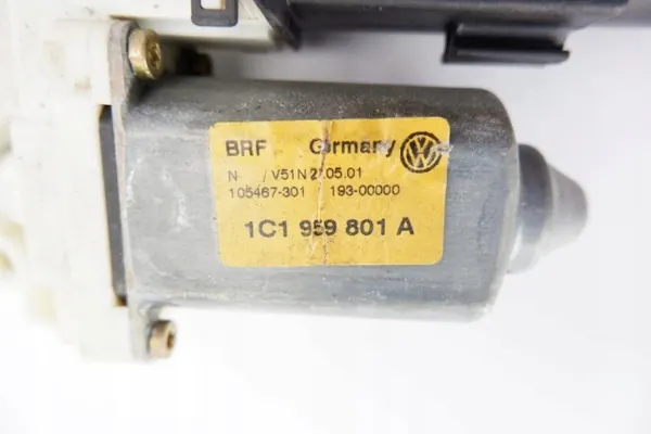 Motor ventanilla izquierda delantera OEM 105404-301 VW Passat B5 image 6