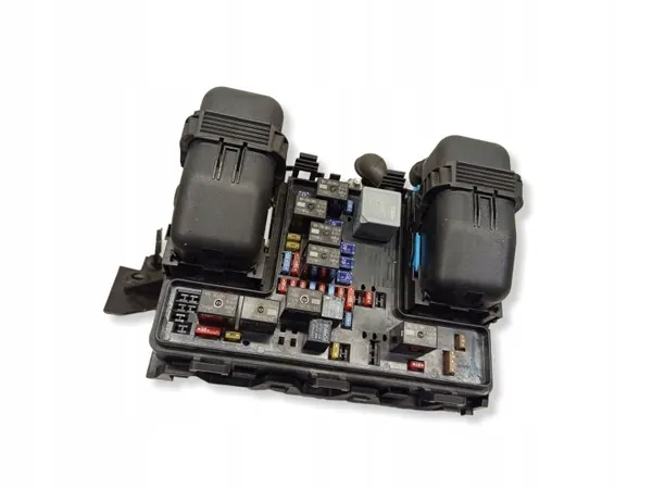 Ford Mondeo MK V sulakekotelo OEM FC9T14A067EB image 4