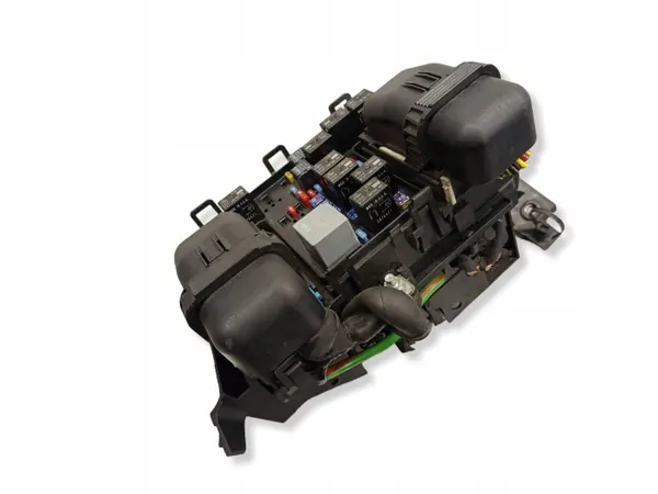 Ford Mondeo MK V sulakekotelo OEM FC9T14A067EB image 6