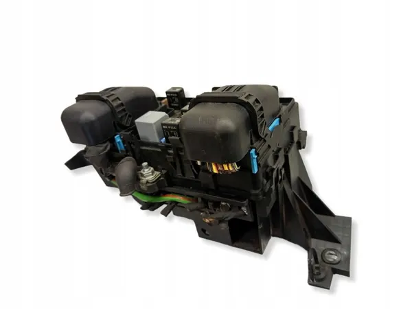 Ford Mondeo MK V sulakekotelo OEM FC9T14A067EB image 7