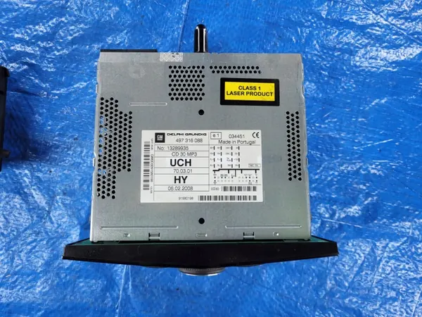 Opel CD30 MP3 Radio Display OEM 13289935 image 3
