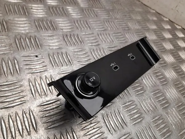 Audi Q5 USB-laitteisto OEM 8MC863969A image 3