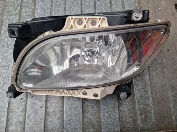 Lâmpada de Neblina Frontal Esquerda DAF XF 106 Euro 6 image 1