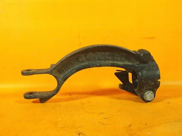 Vänster Stötdämparfäste Audi A6 4G FL OEM 8k0413037l image 2