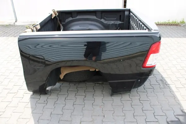 Hayon Dodge RAM 5 avec Feux et Ailes - OEM PAKA BURTA LAMPY RAM 5 image 3