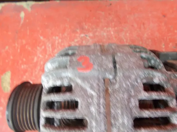 VW GOLF V Vaihtovirtageneraattori 03C903023D image 2