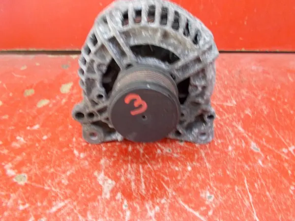 VW GOLF V Vaihtovirtageneraattori 03C903023D image 3