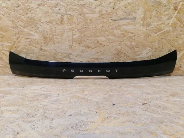 OEM KMR500 9826944480 Kofferbakklep Strip voor Peugeot 208 II image 2