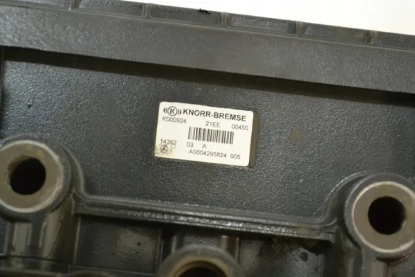 Modulateur EBS Mercedes Actros MP4 OEM A0004295824 image 5