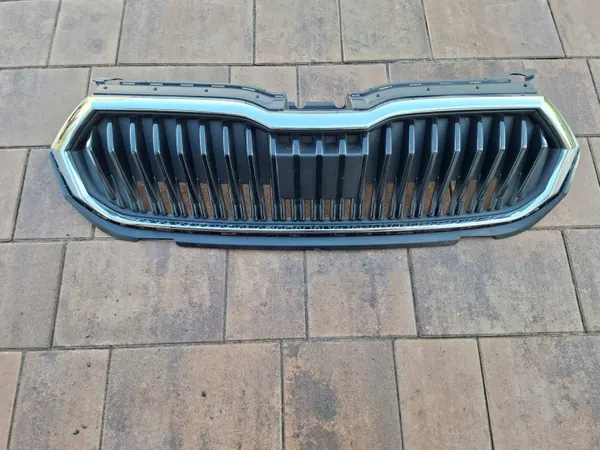 Skoda Fabia 4 Grille OEM fabia 4 grill - Gebruikt image 3