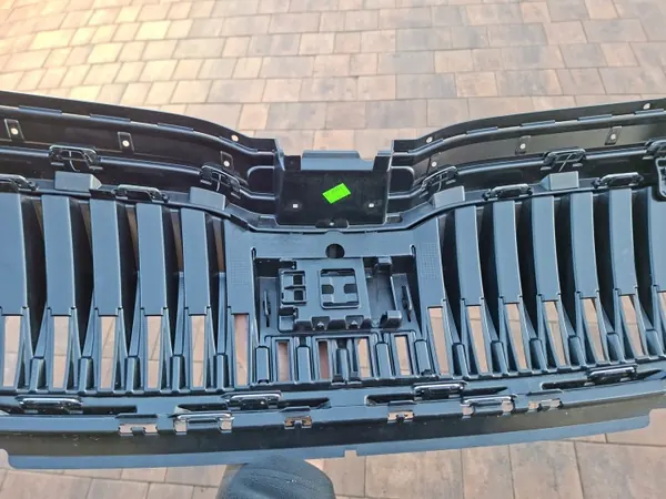 Skoda Fabia 4 Grille OEM fabia 4 grill - Gebruikt image 6