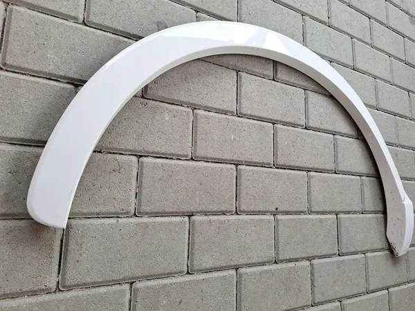 Vasen Takaluukun Reunus Audi Q3 8U image 2