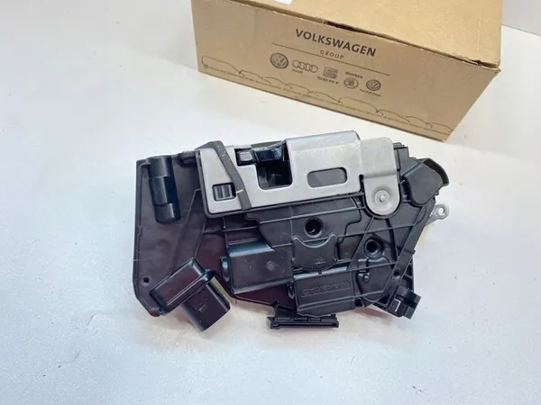 Fram höger dörrlås VW Tiguan CC 5N0 image 2