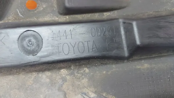 Toyota OE höger nedre motorlåda - Begagnad image 7