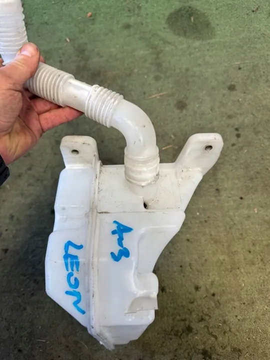 Pesunesteen Säiliö Audi Seat VW Golf VIII 5WA955453A image 7