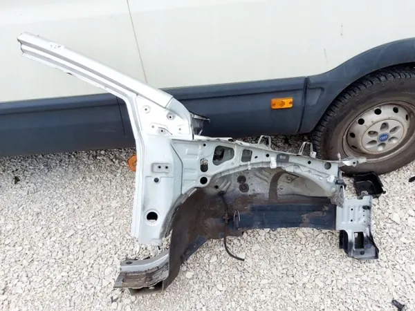 OEM 1 Longeron Avant Droit pour Avensis T27 image 2
