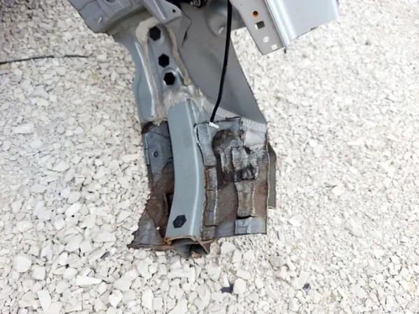 OEM 1 Longeron Avant Droit pour Avensis T27 image 3