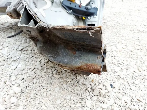 OEM 1 Longeron Avant Droit pour Avensis T27 image 8