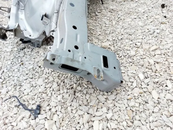 OEM 1 Longeron Avant Droit pour Avensis T27 image 9