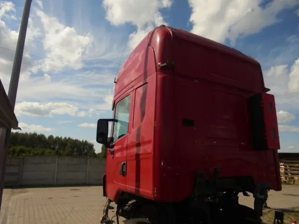 Cabina Scania Topline HPI com Grande Compartimento image 4