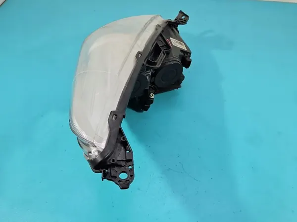 Phare gauche Peugeot 5008 OEM 9682519180 image 3