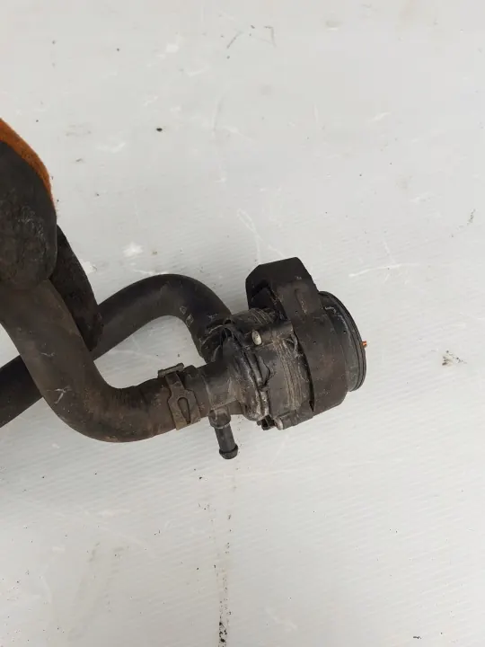Tuyau Pompe à Eau Mercedes OEM A642200156 - Occasion image 3