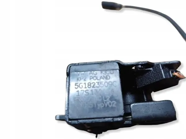 Fecho capô Volkswagen OE 5G1823509C usado image 5