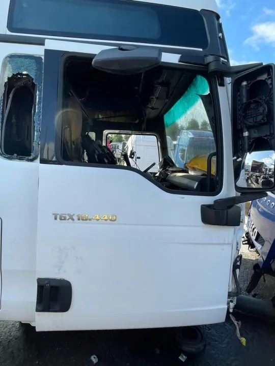 MAN TGX Kabinenviertel - Gebrauchtes OEM-Teil image 3