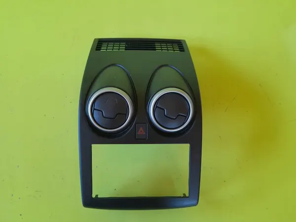 Cadre de radio console Nissan Qashqai J10 +2 OEM image 1