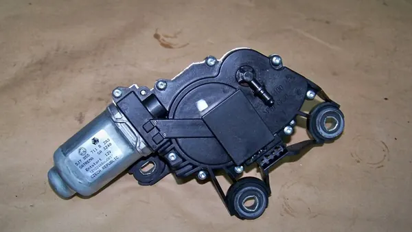 Skoda Yeti Heckwischermotor image 2