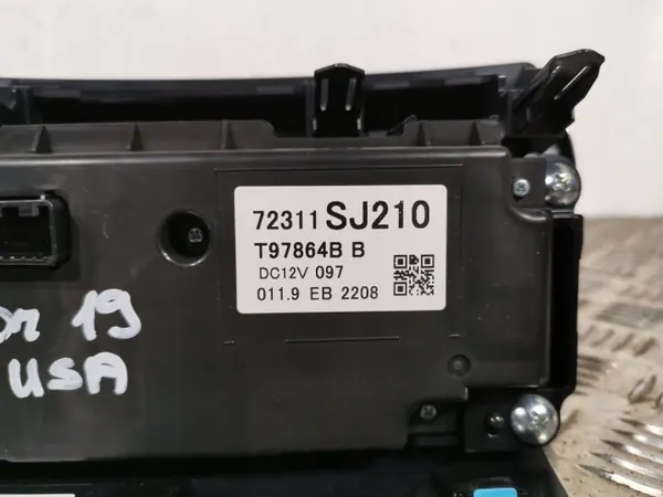Panneau climatisation Subaru Forester OEM 72311SJ210 image 3