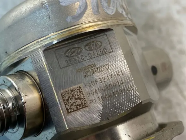 Kia Stonic Bränslepump OEM 9046020024 - Begagnad image 3