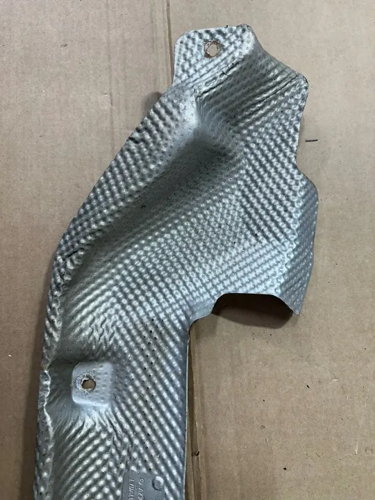 OEM A2306820371 Onderstel hitteschild links Mercedes SL R230 image 3