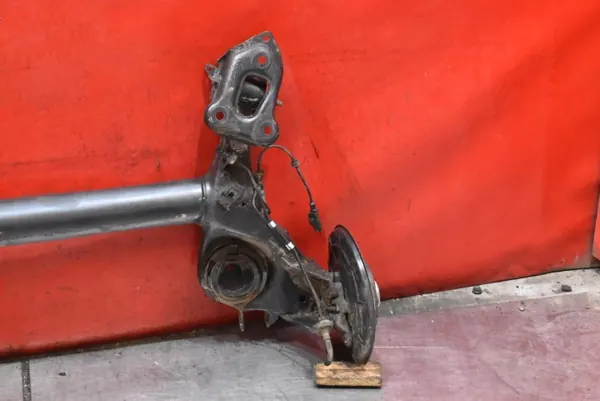 Essieu arrière OEM mamAUTO-1058755 pour Opel Corsa E image 3